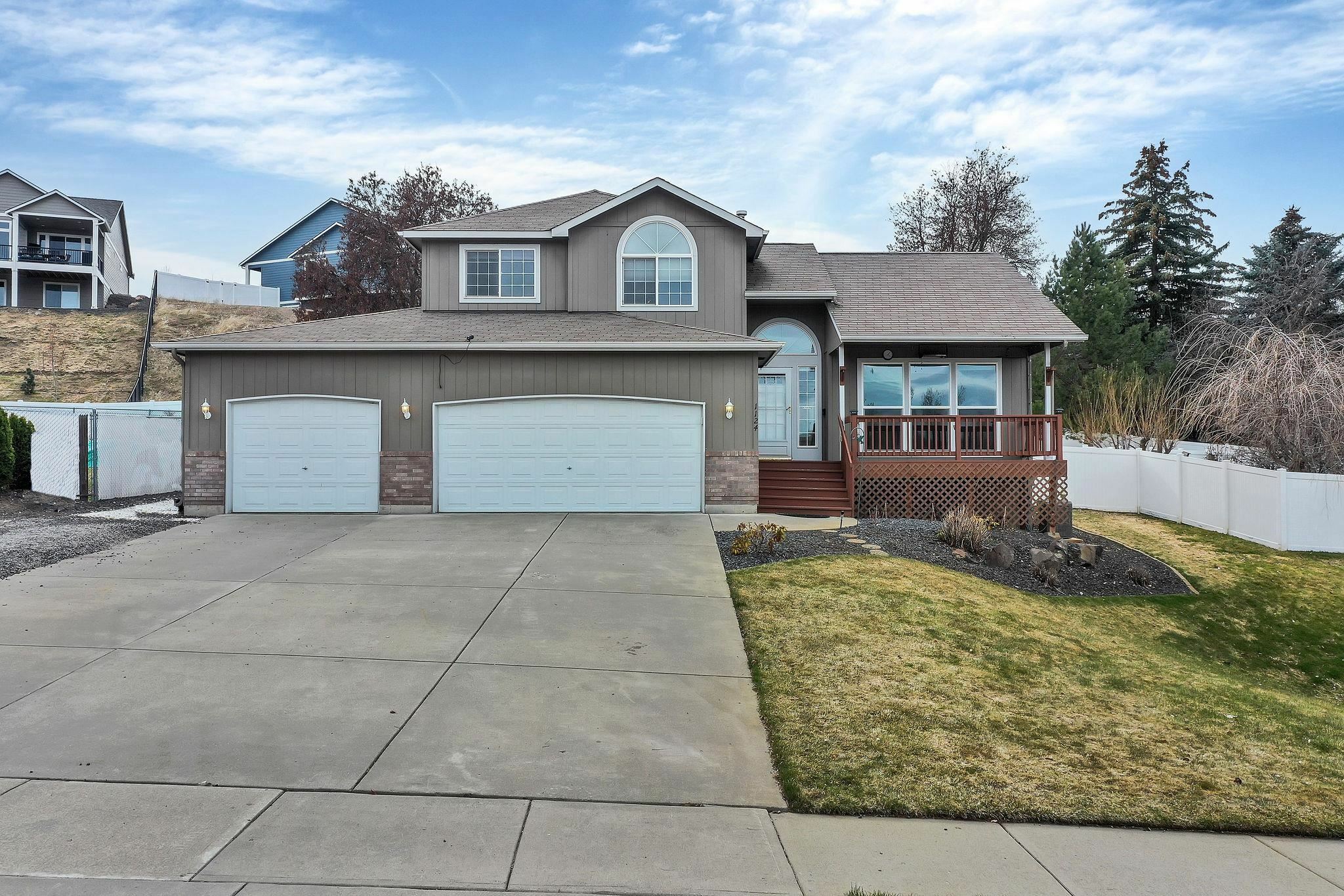 Property Photo: 1124 S Moen St WA 99016