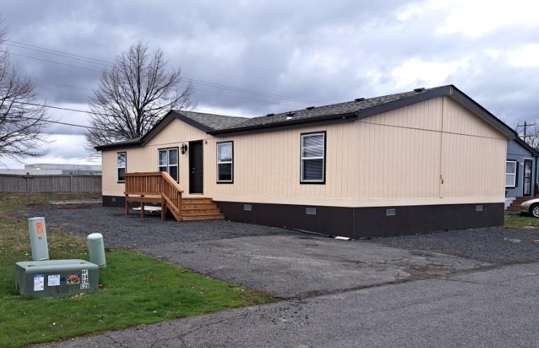 Property Photo: 10510 W Richland Rd #15 WA 99004
