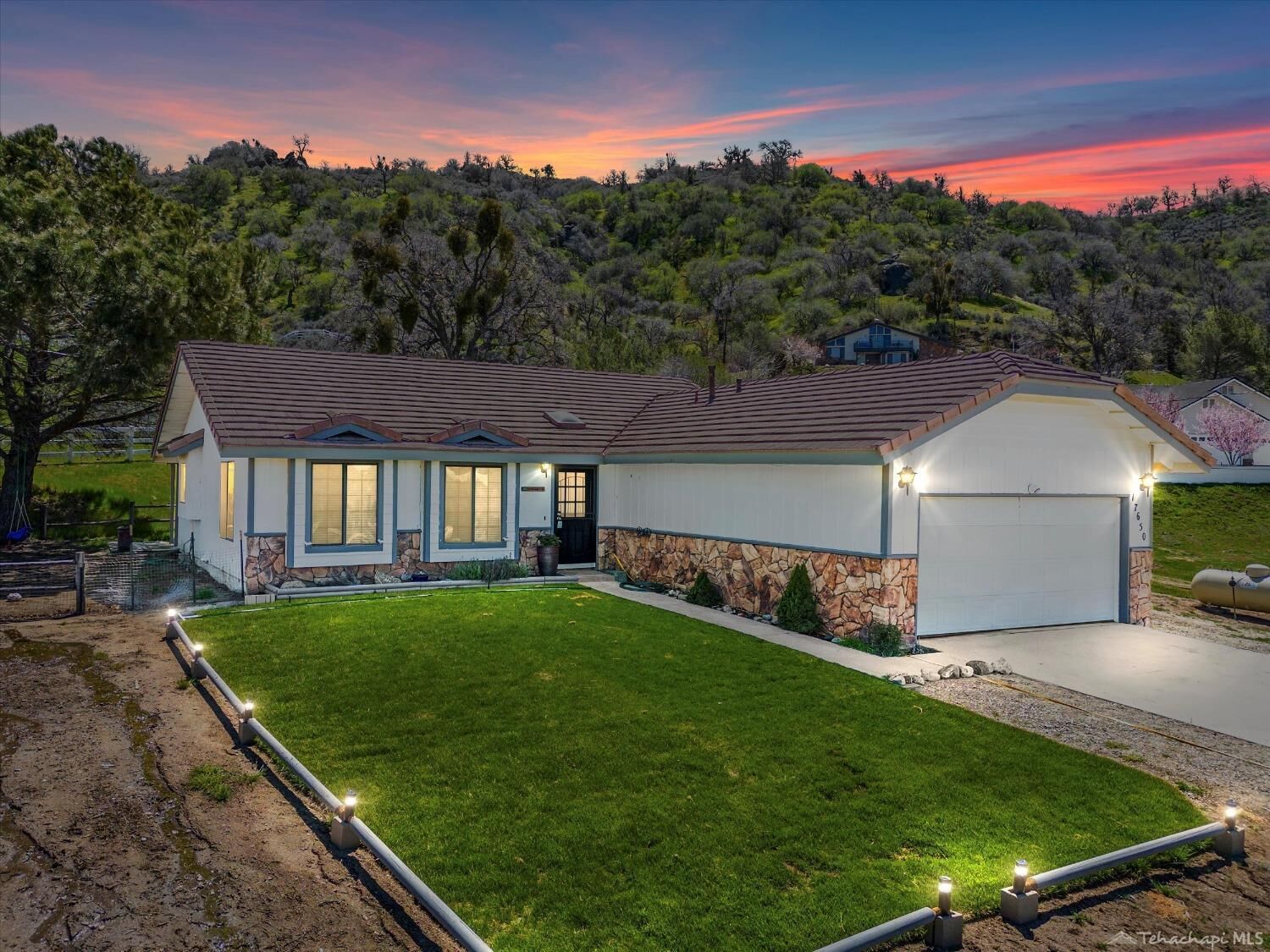 Property Photo: 17650 Bold Venture Drive CA 93561