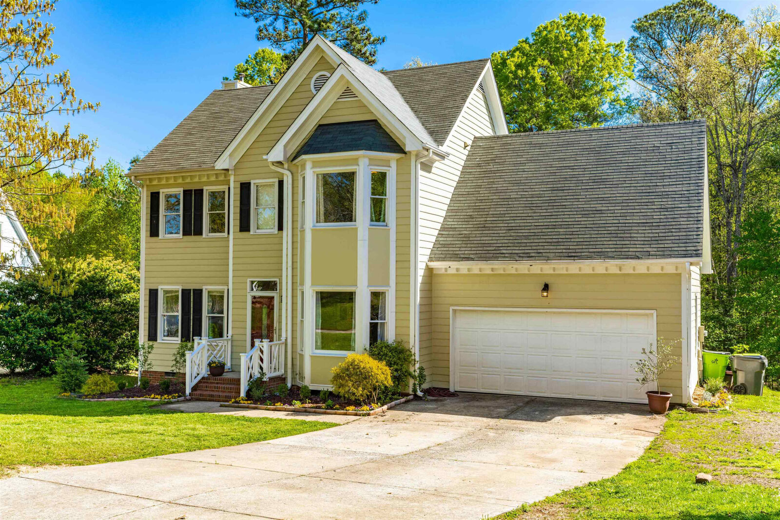 Property Photo: 712 Bonhurst Drive NC 27540