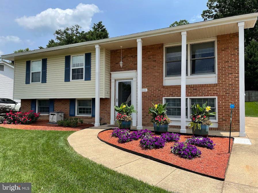 Property Photo:  500 S Lincoln Avenue  VA 20164 