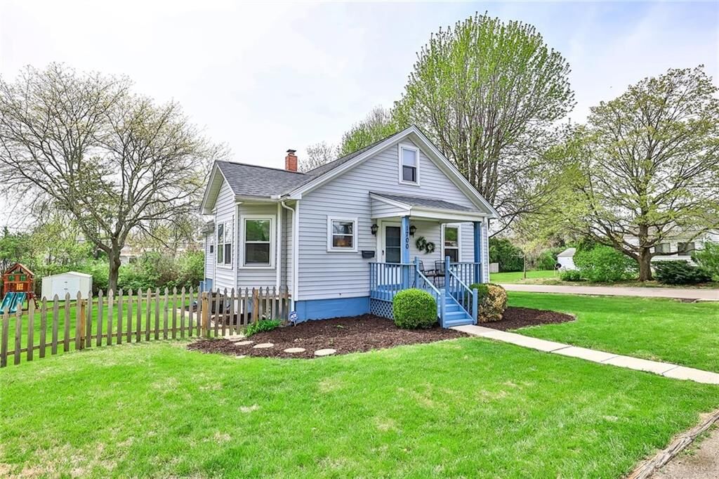 Property Photo: 1700 Roslyn Avenue OH 45429