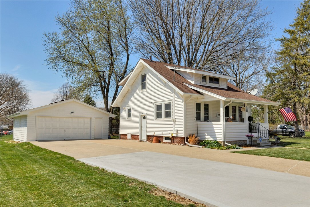 Property Photo:  3720 SW 12th Street  IA 50315 