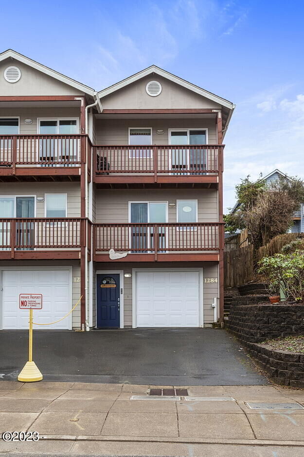 Property Photo: 1284 NW 15th Street OR 97367