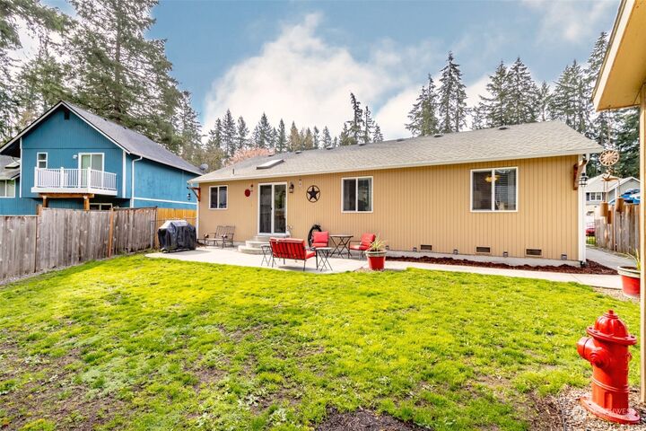 Property Photo:  19228 SE 263rd Street  WA 98042 