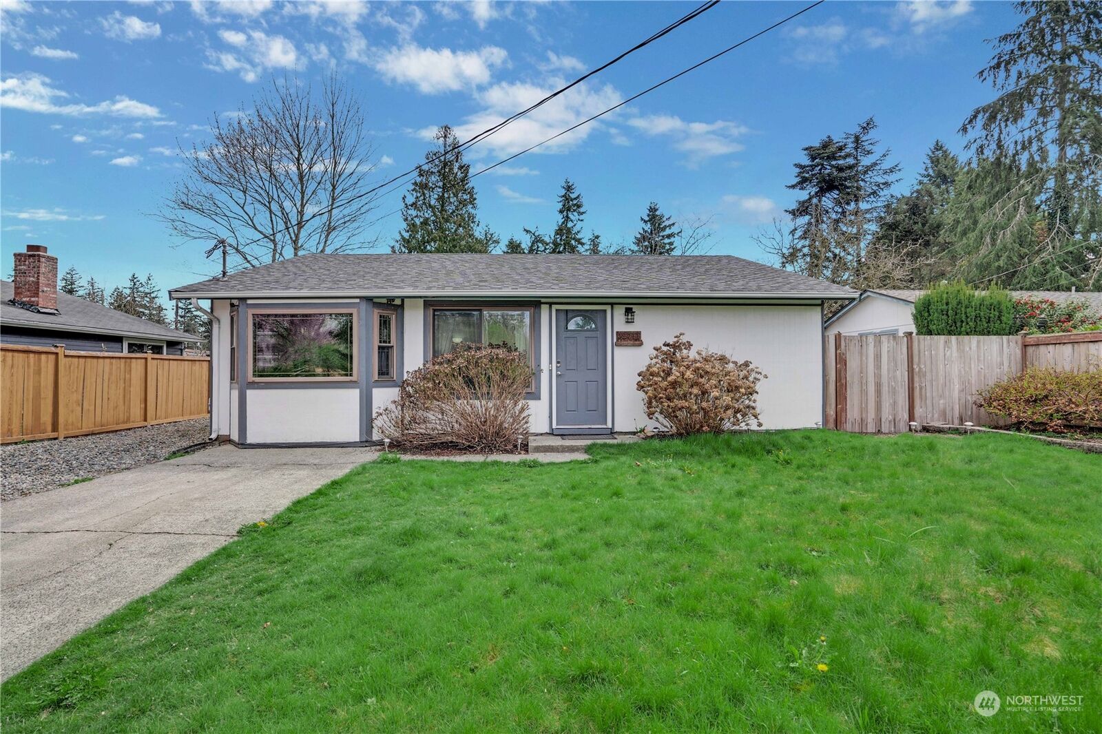 Property Photo: 12711 52nd Avenue E WA 98446