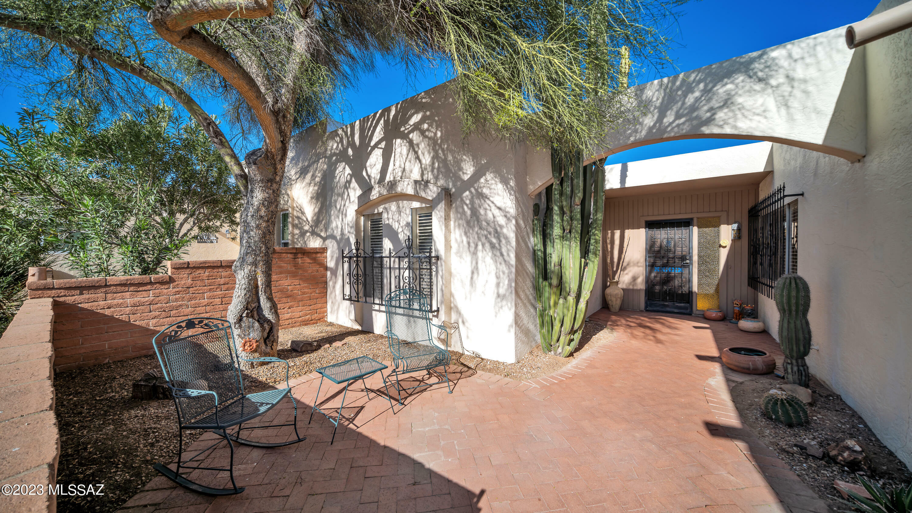 Property Photo:  743 S Los Zafiros  AZ 85614 