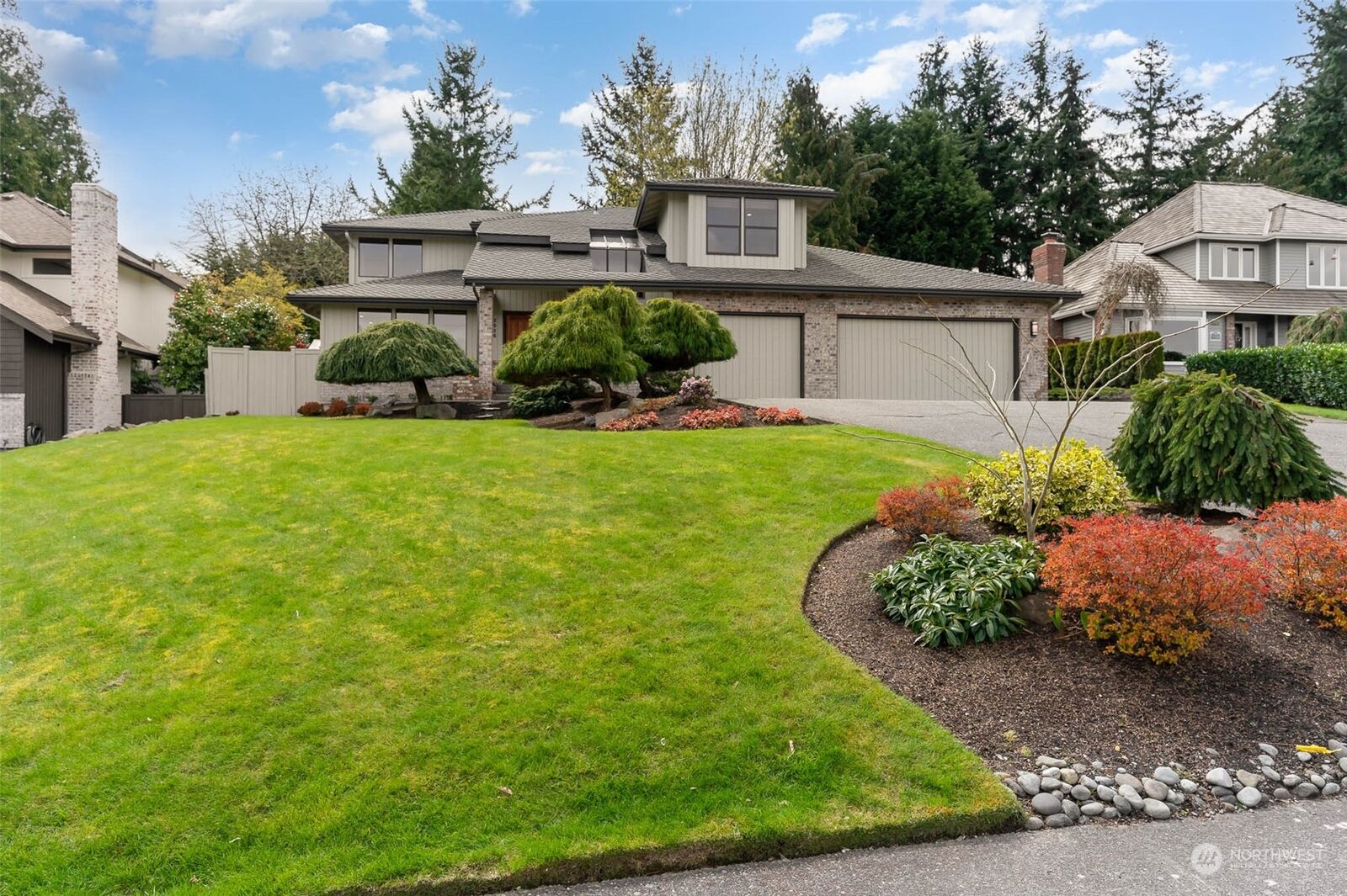 Home for sale in Everett 2526 Viewcrest Avenue, Everett, WA 98203