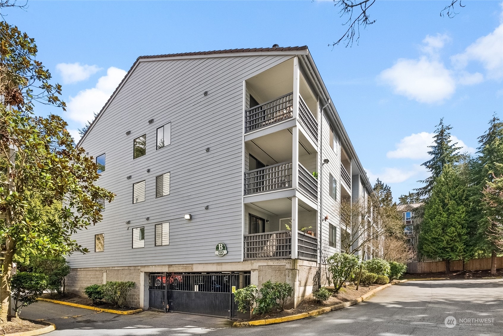 Property Photo: 710 N 160th Street B-302 WA 98133