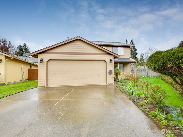 Property Photo: 13705 NE 32nd Circle WA 98682