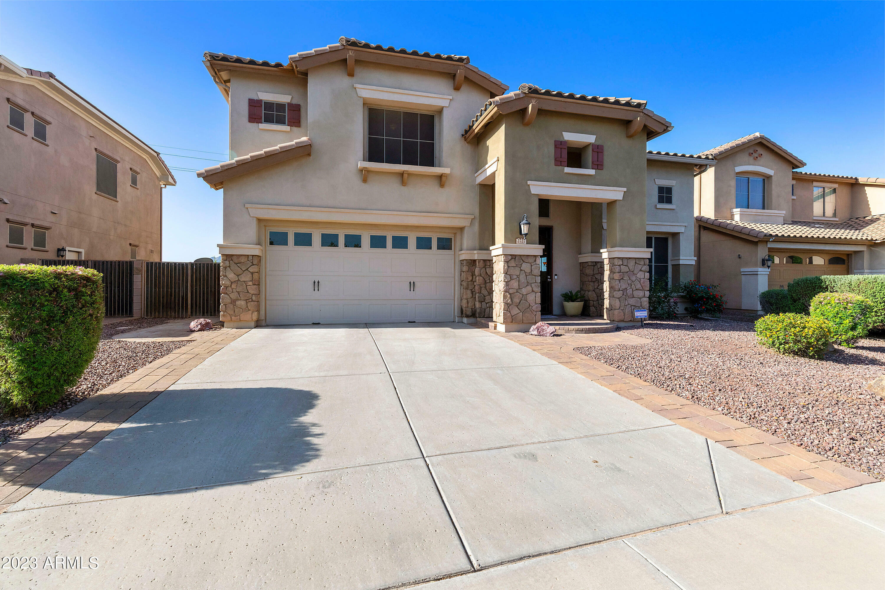 Property Photo: 2727 E Blue Spruce Lane AZ 85298
