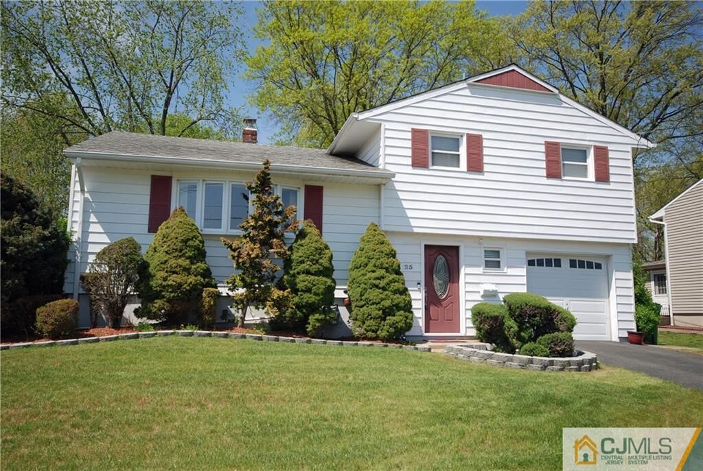 Property Photo:  25 Barlow Road  NJ 08817 