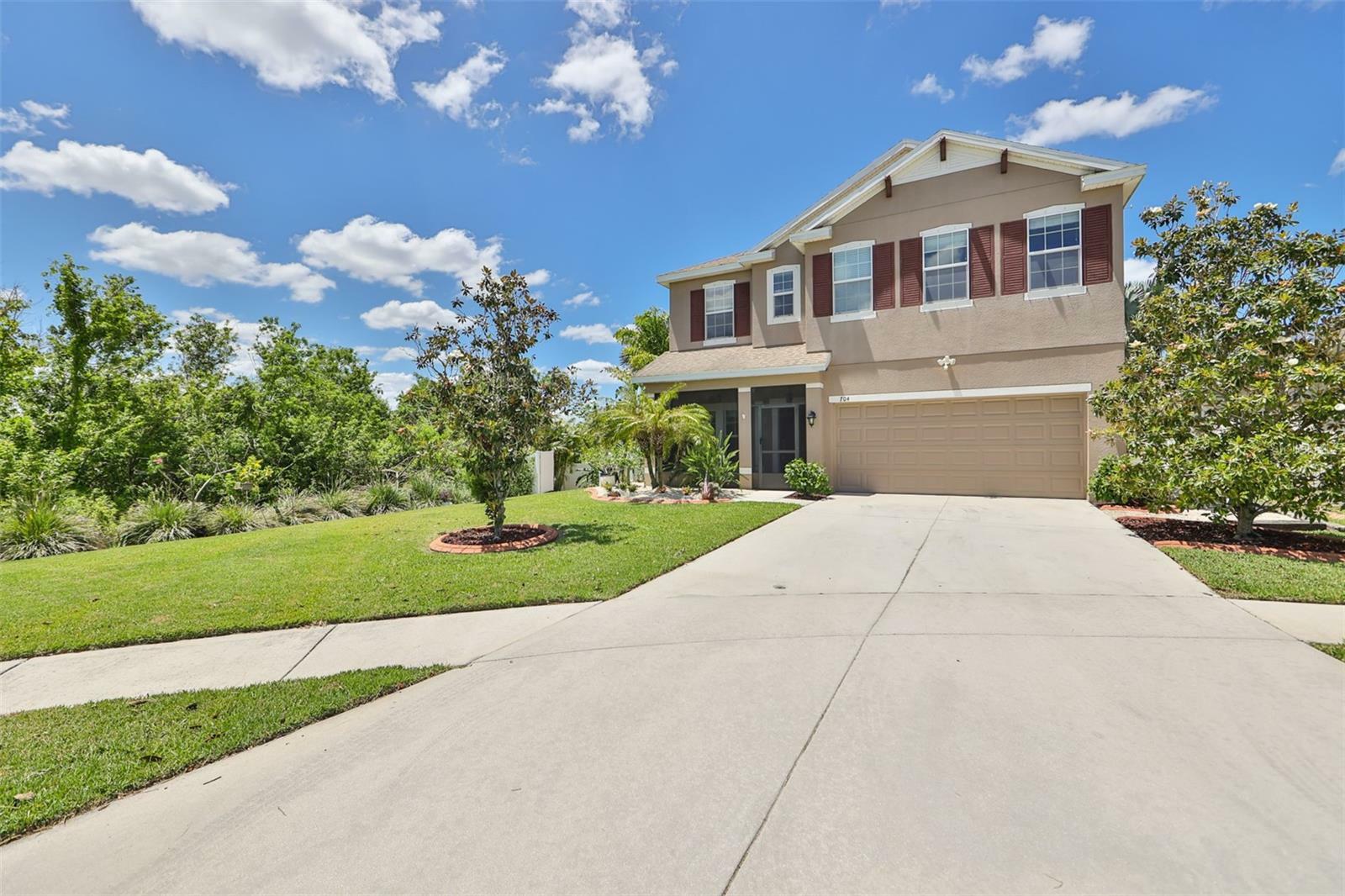 Property Photo:  704 Parker Den Drive  FL 33570 