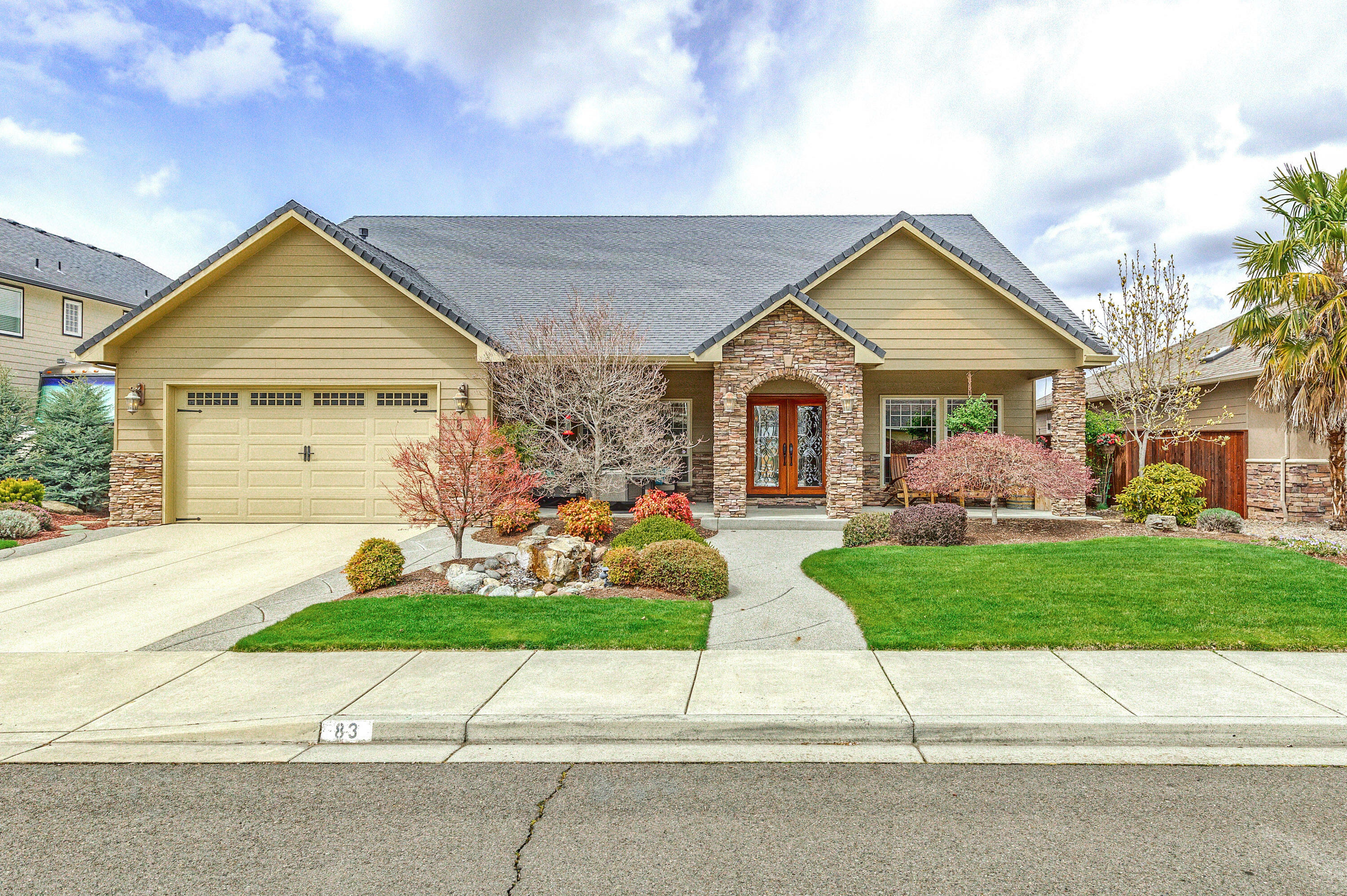 Property Photo: 83 Pebble Creek Drive OR 97524