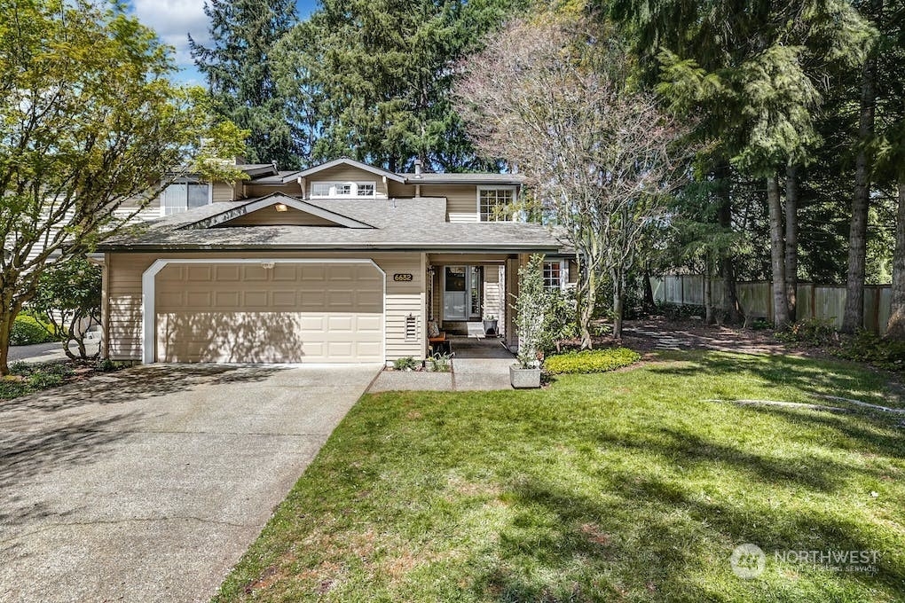 Property Photo:  6632 114th Avenue SE  WA 98006 