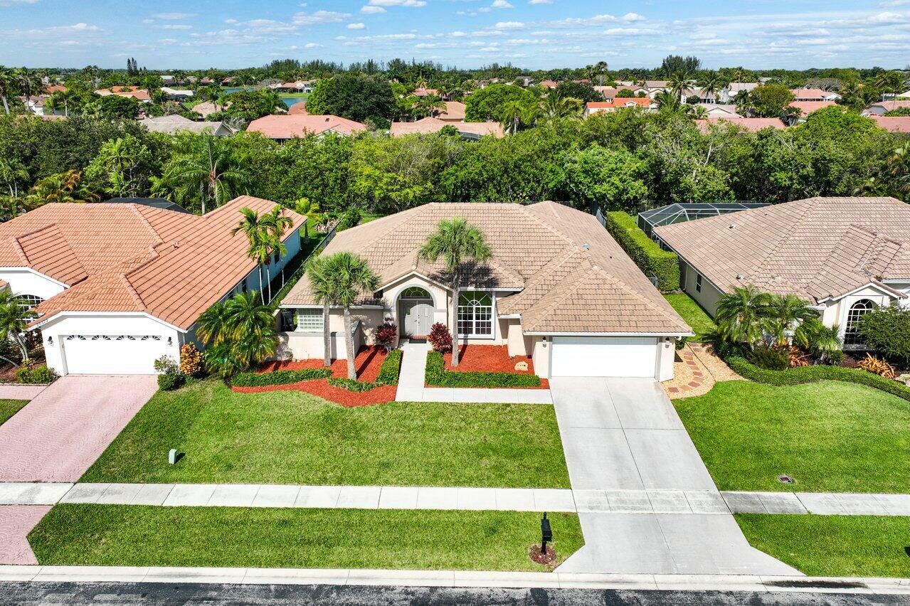 Property Photo:  20368 Hacienda Court  FL 33498 