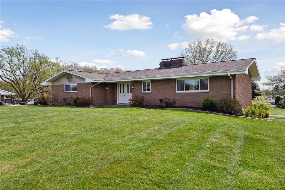 Property Photo:  124 South Dr  PA 16001