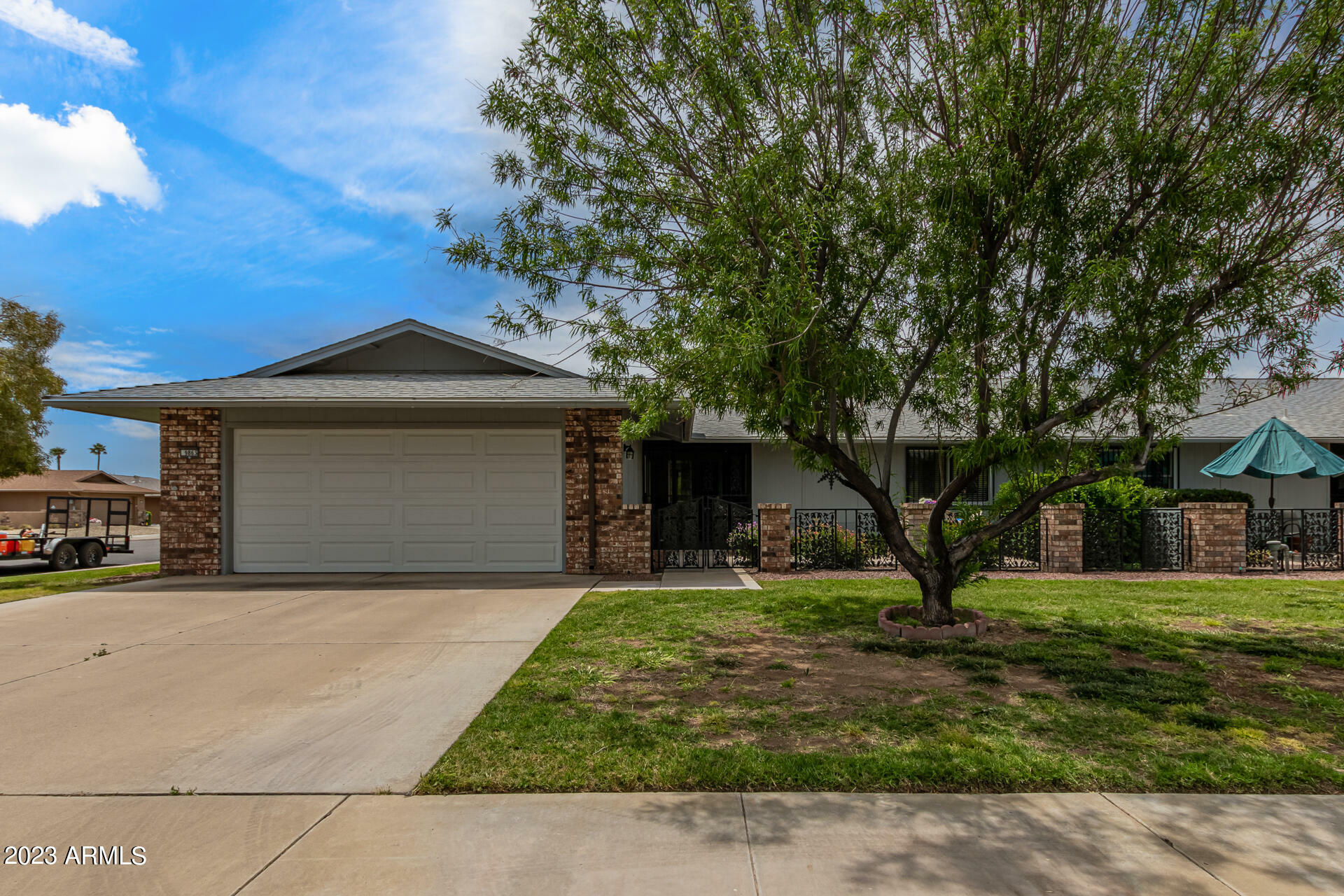 Property Photo:  9863 W Spanish Moss Court  AZ 85373 