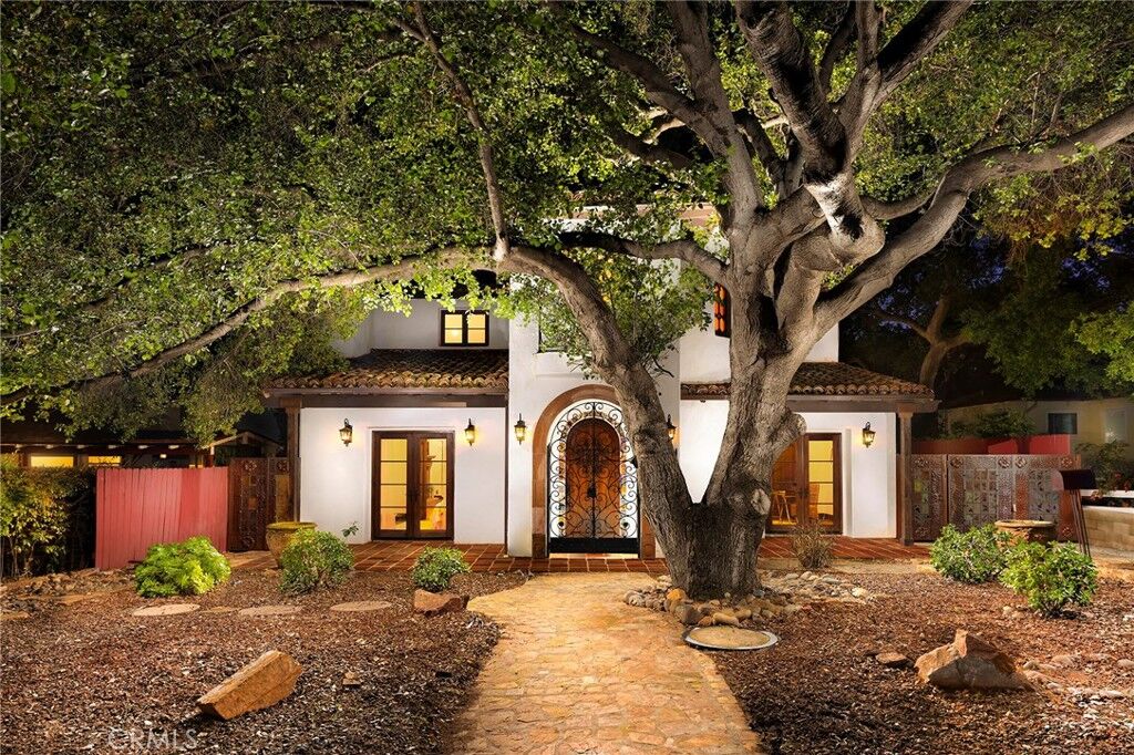 Property Photo:  460 E Grandview Avenue  CA 91024 