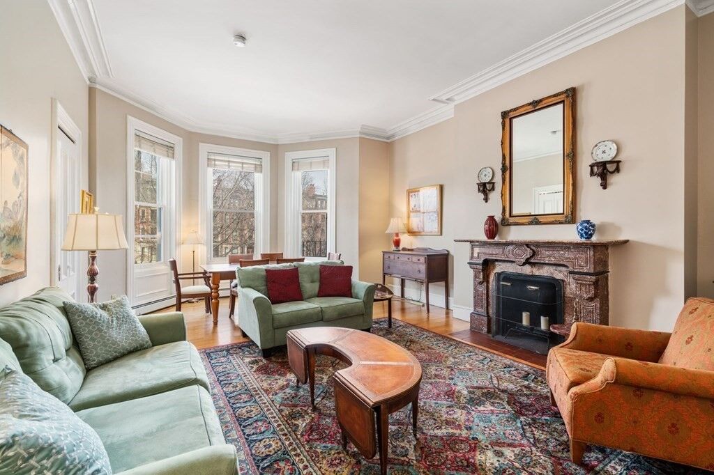 Property Photo: 86 Commonwealth Ave 2F MA 02116