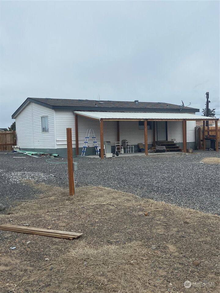 Property Photo: 602 Lincoln Place SW WA 99349