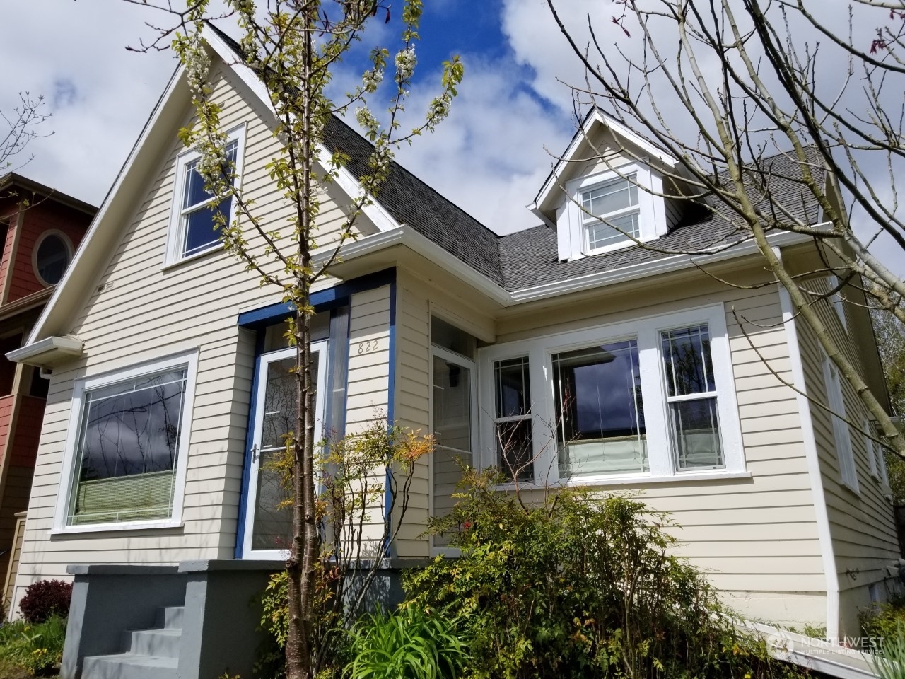 Property Photo:  822 Olympia Avenue NE  WA 98506 