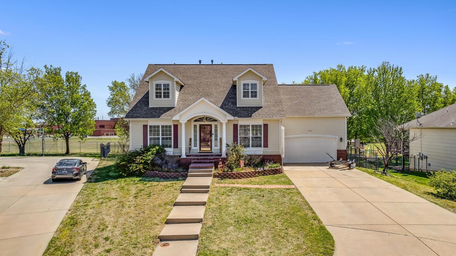 Property Photo: 1314 S Ravenwood Ct KS 67037