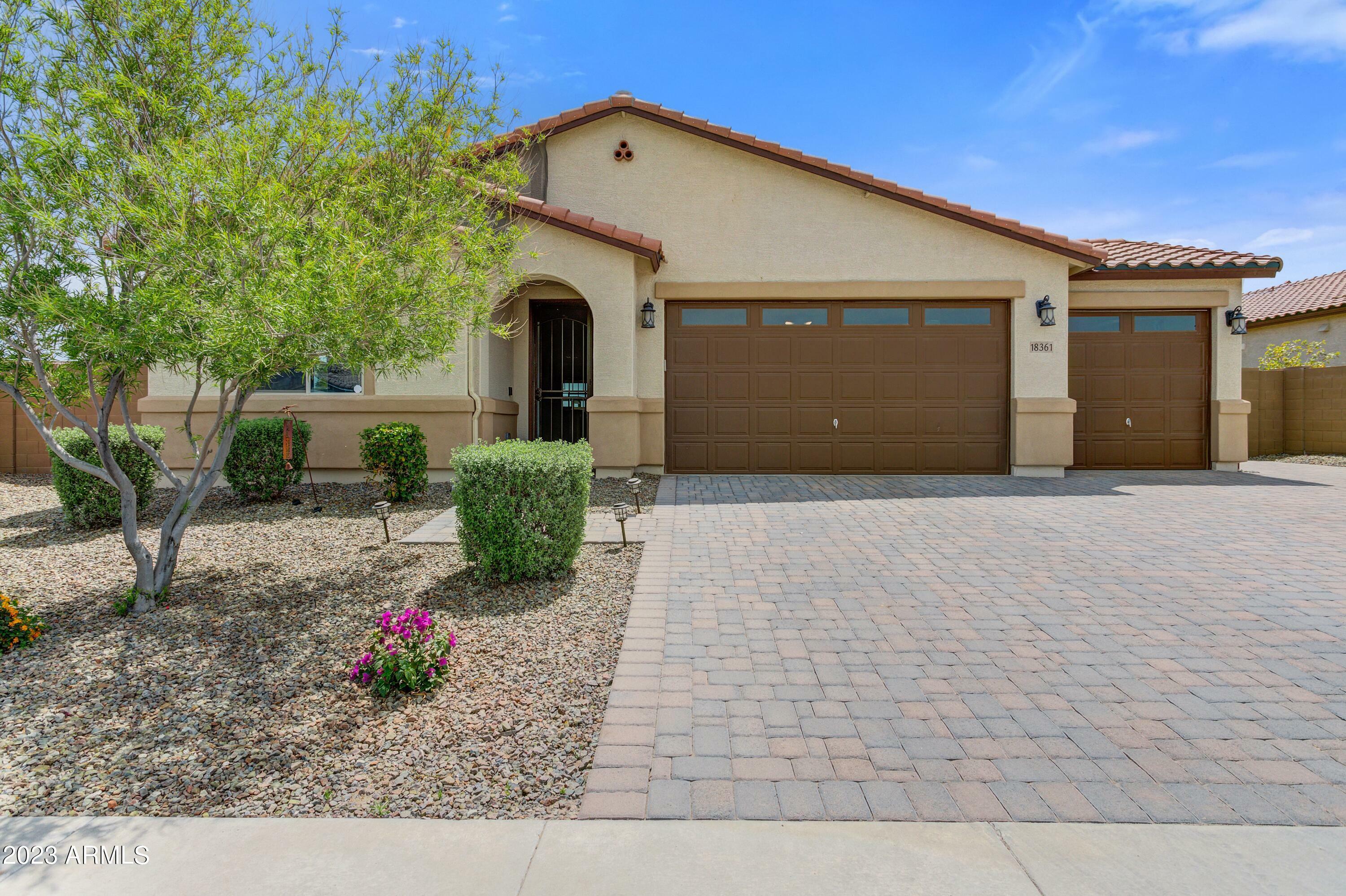 Property Photo:  18361 W Kendall Street  AZ 85338 