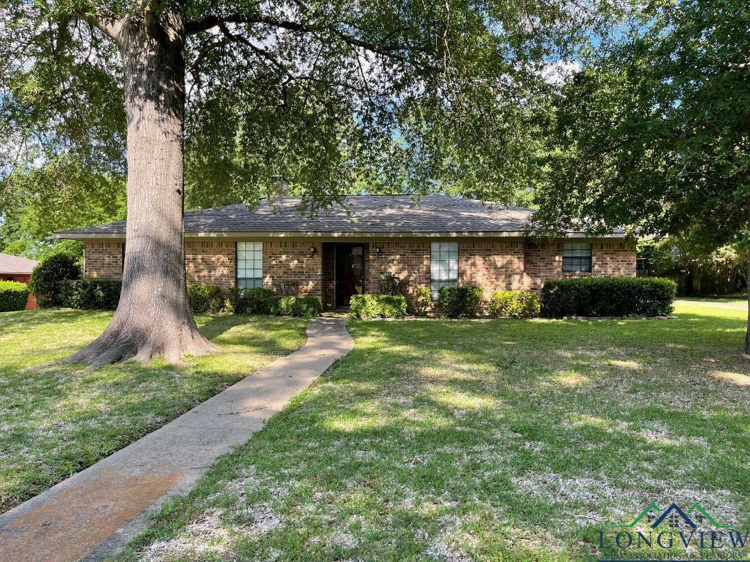 Property Photo:  1810 Northpark Circle  TX 75605 