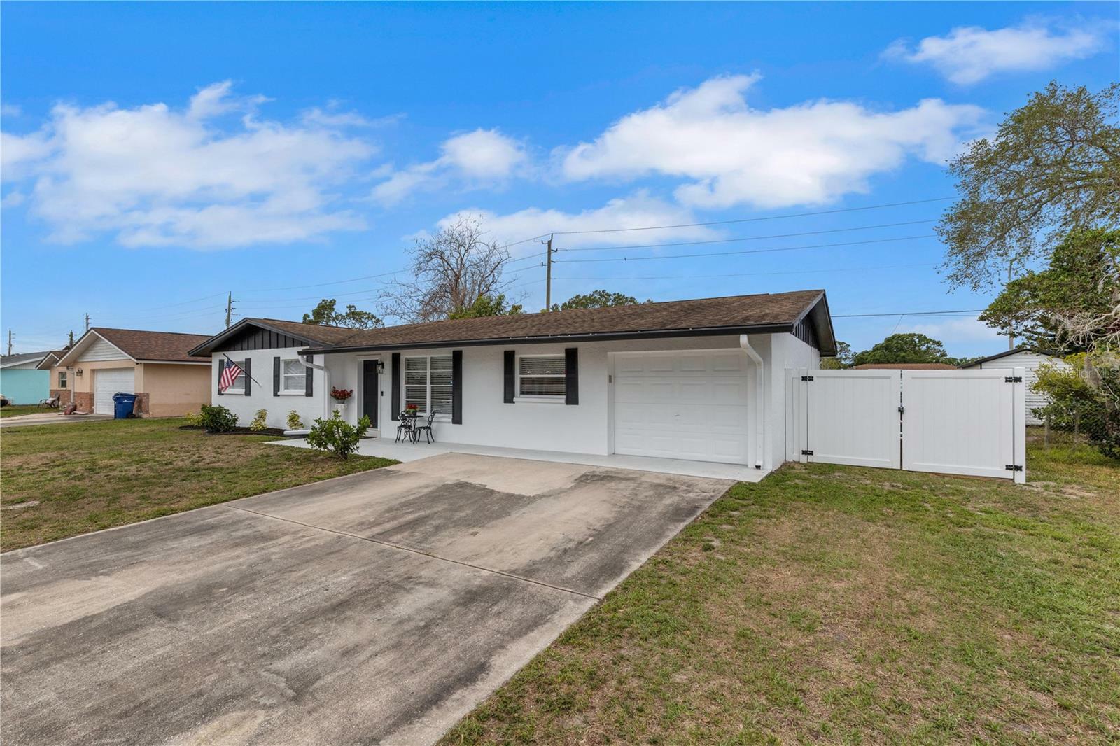 Property Photo:  3240 Tyne Lane  FL 34232 