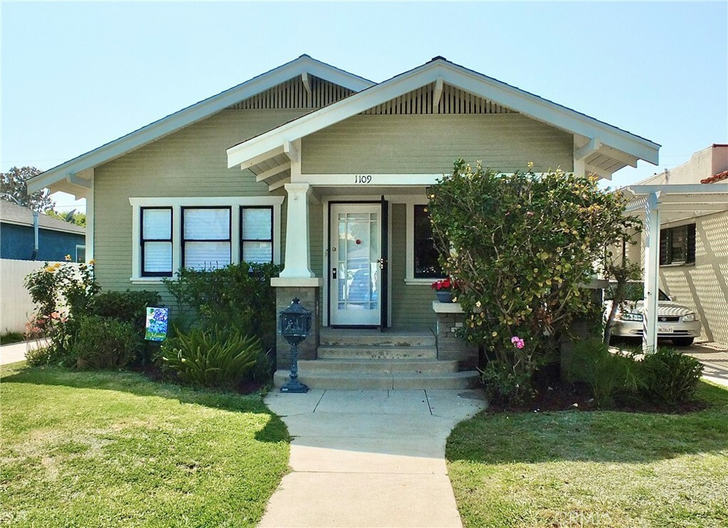 Property Photo:  1109 Bennett Ave  CA 90804 