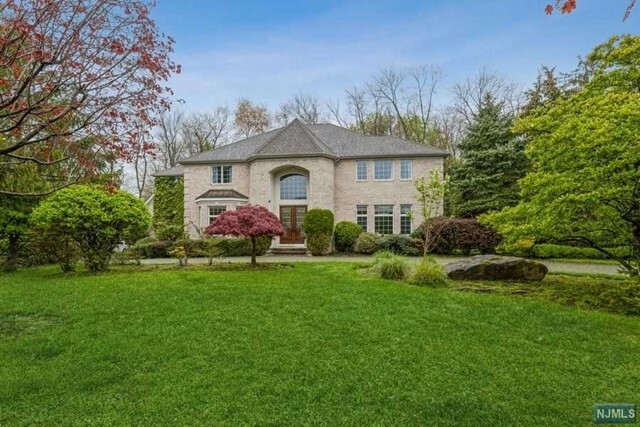 Property Photo:  9 Blackledge Court  NJ 07624 