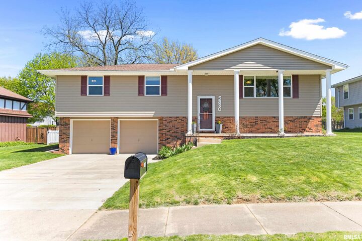 5830 N Old Orchard Drive  Peoria IL 61614 photo