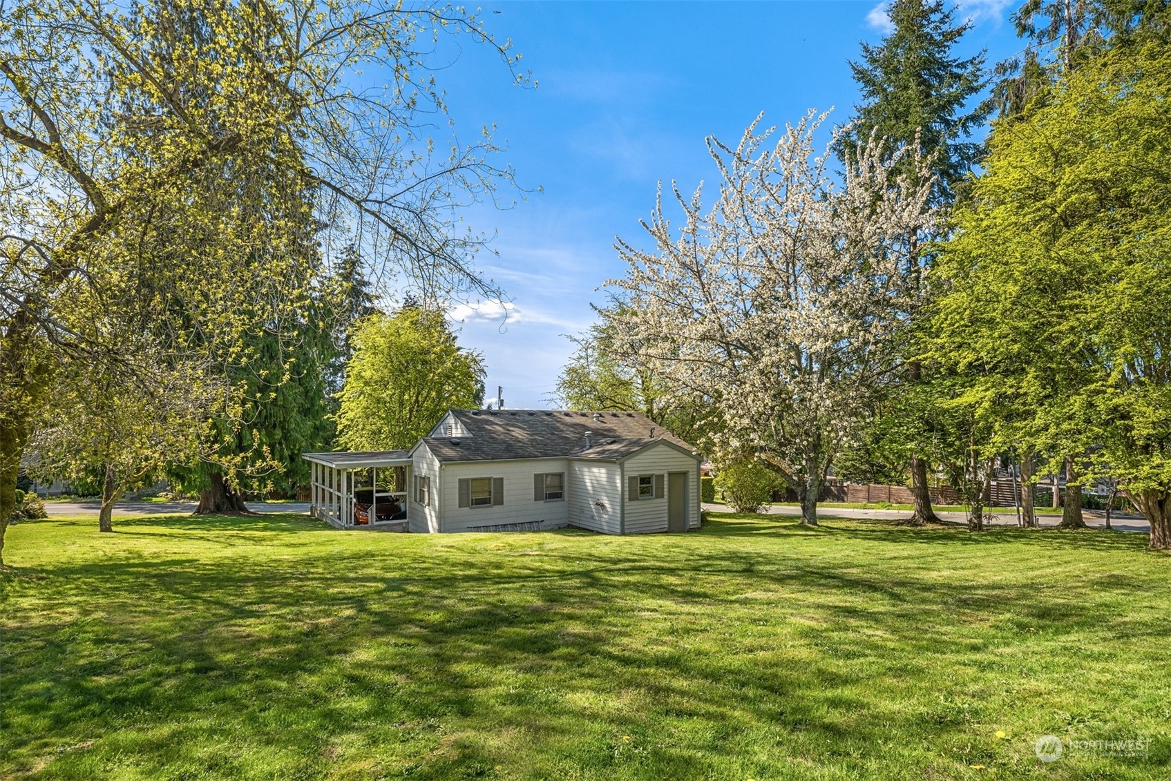 Property Photo:  1836 1st Street  WA 98033 