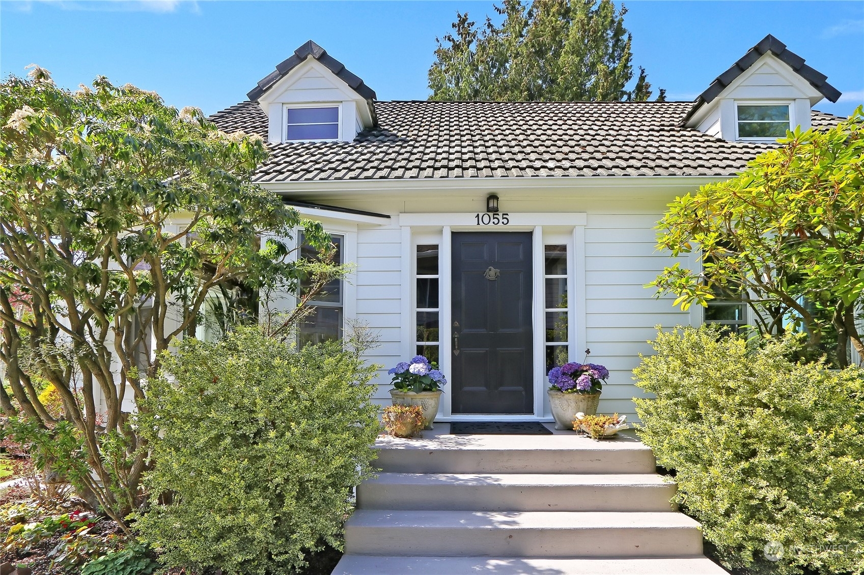 Property Photo:  1055 Daley Street  WA 98020 