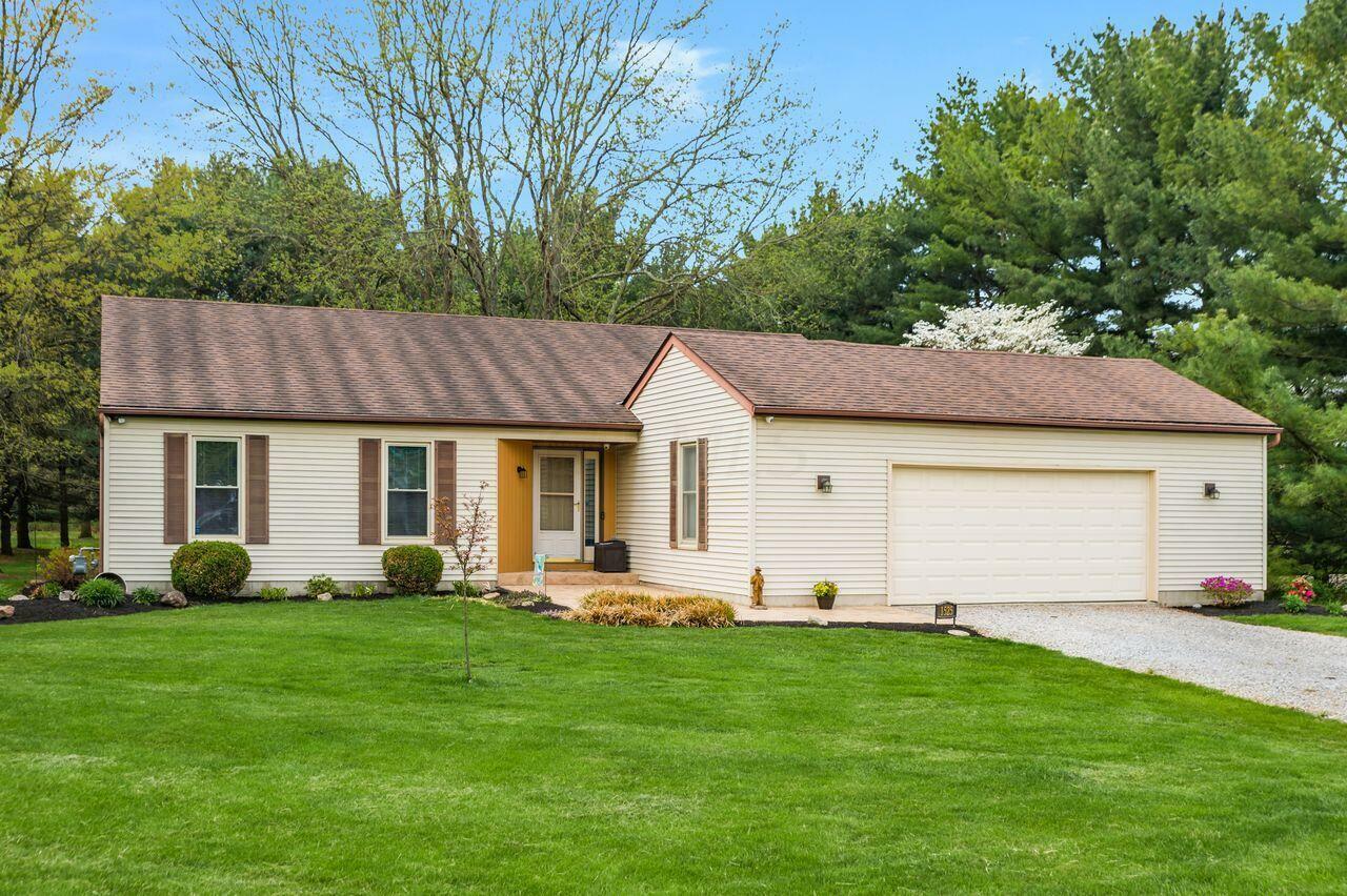 Property Photo: 1525 Refugee Road OH 43147