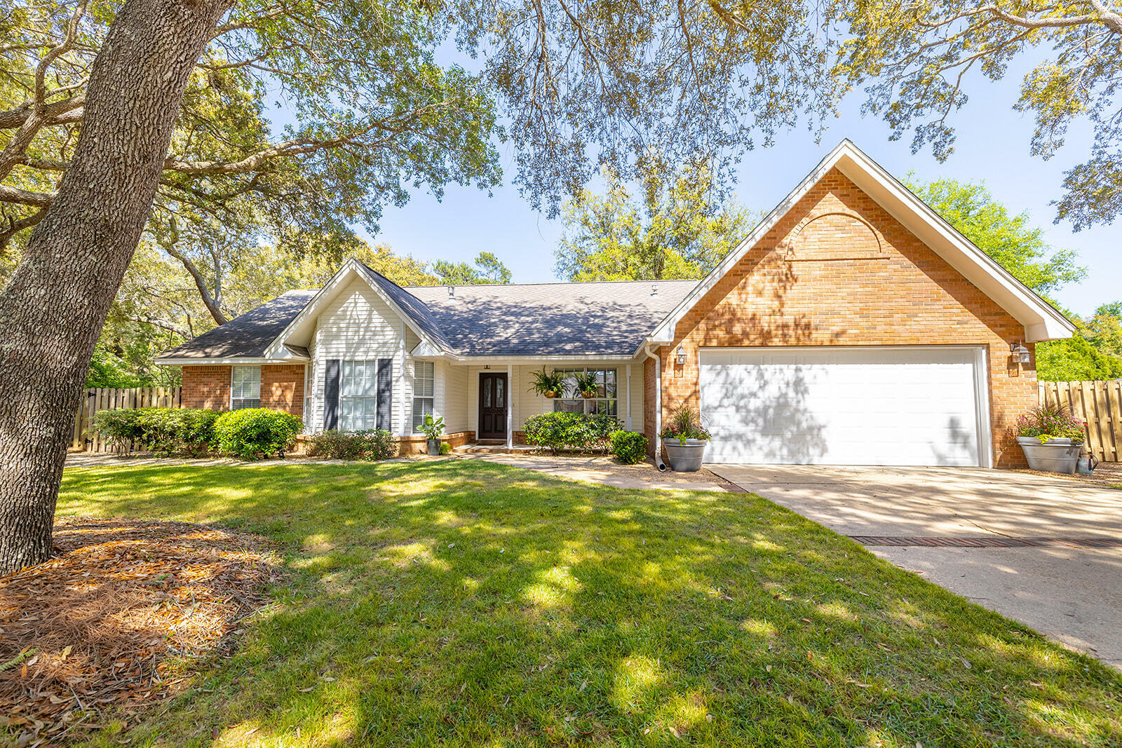 Property Photo:  210 Windsong Court  FL 32578 