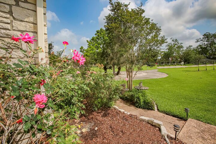 Property Photo:  1092 Riverview Ranch  TX 77422 