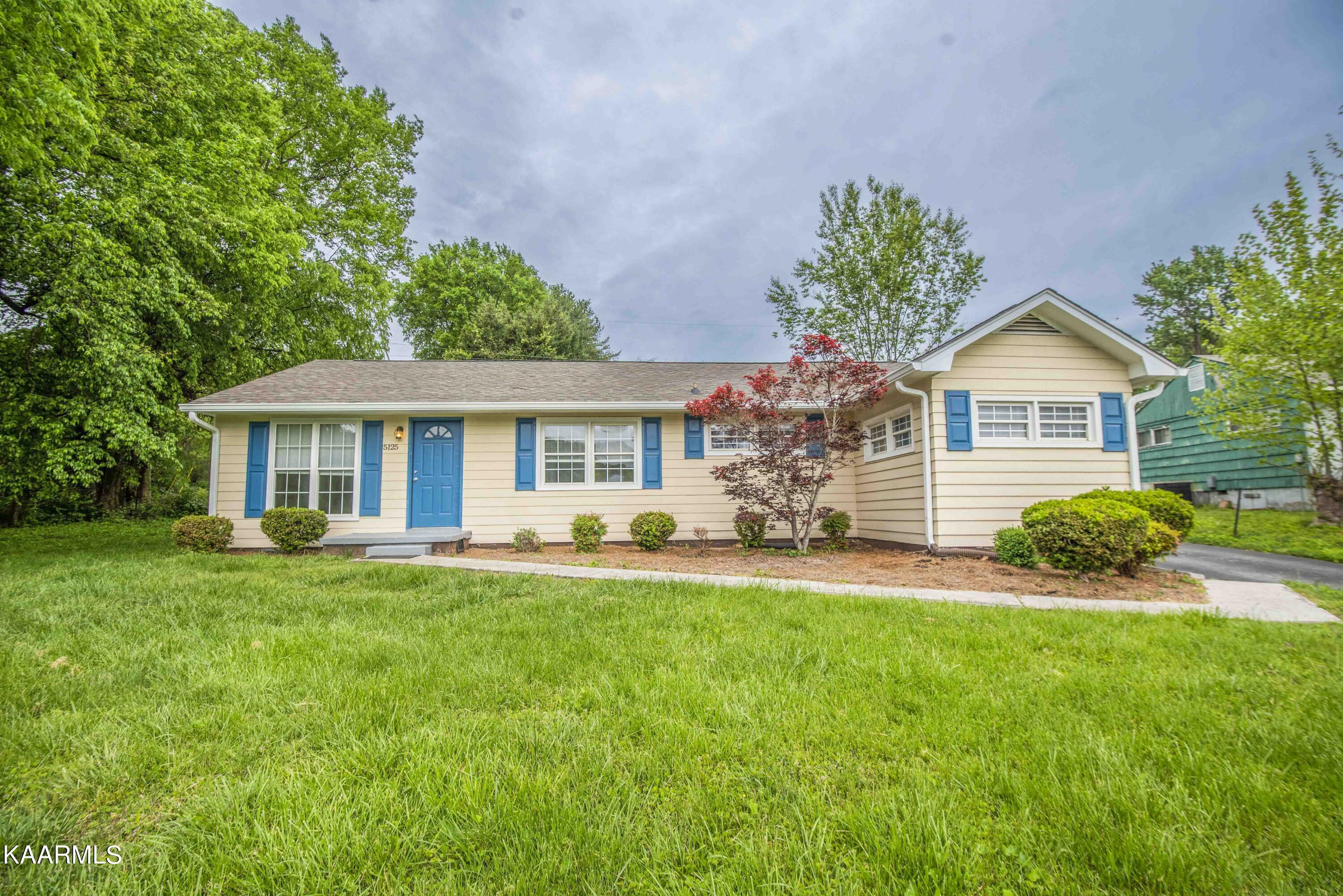 Property Photo:  5125 NW Papermill Drive  TN 37909 