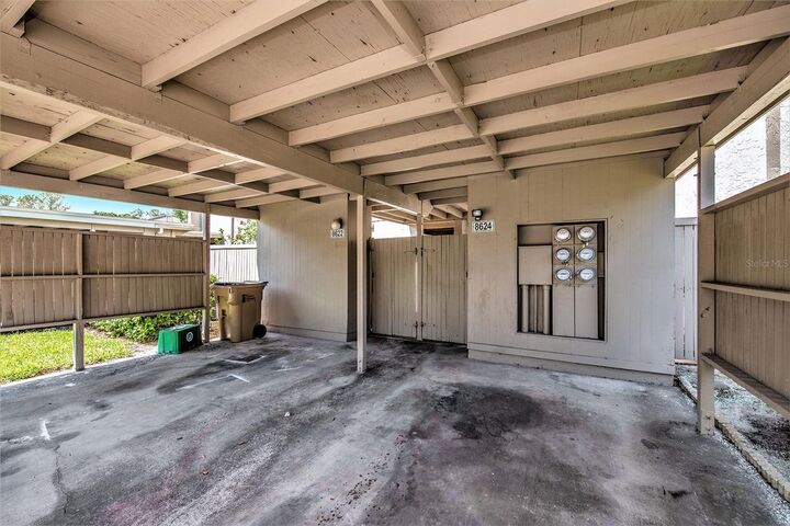 Property Photo: 8624 Cattail Drive 8624 FL 33637