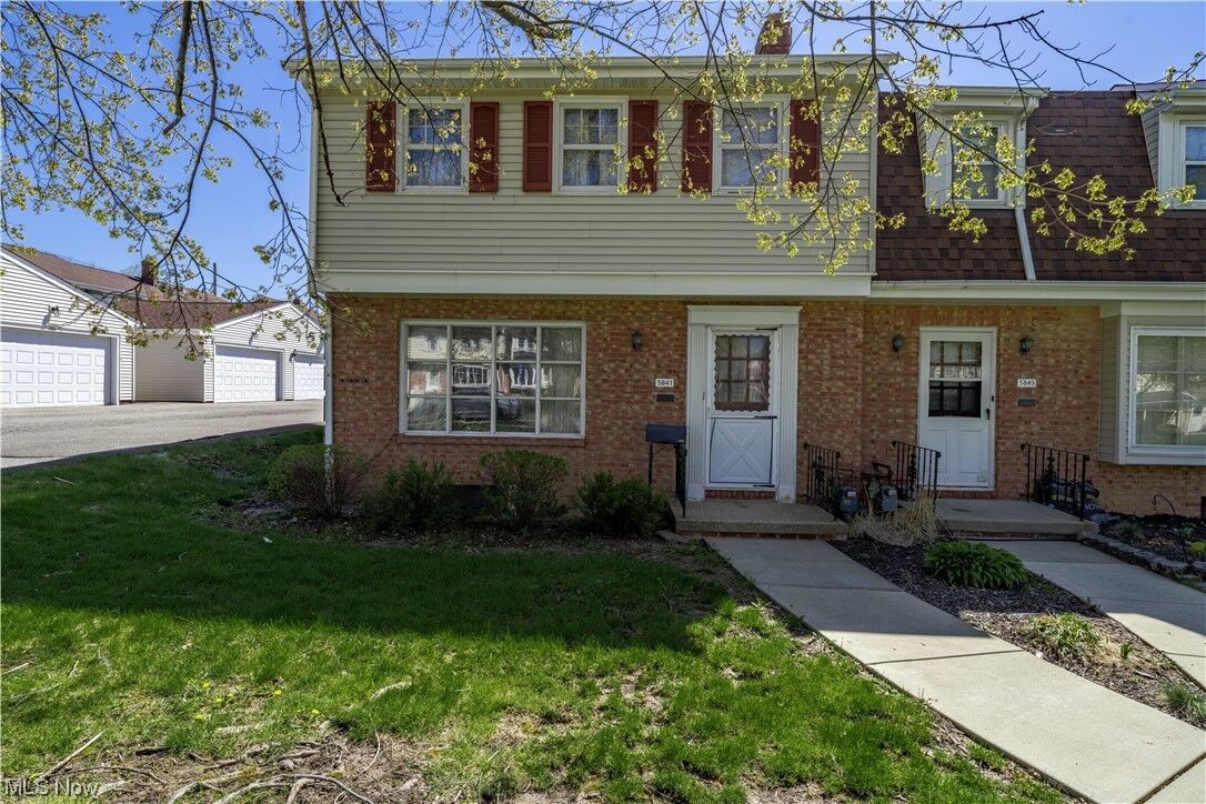 Property Photo:  5841 Bear Creek Drive  OH 44146 