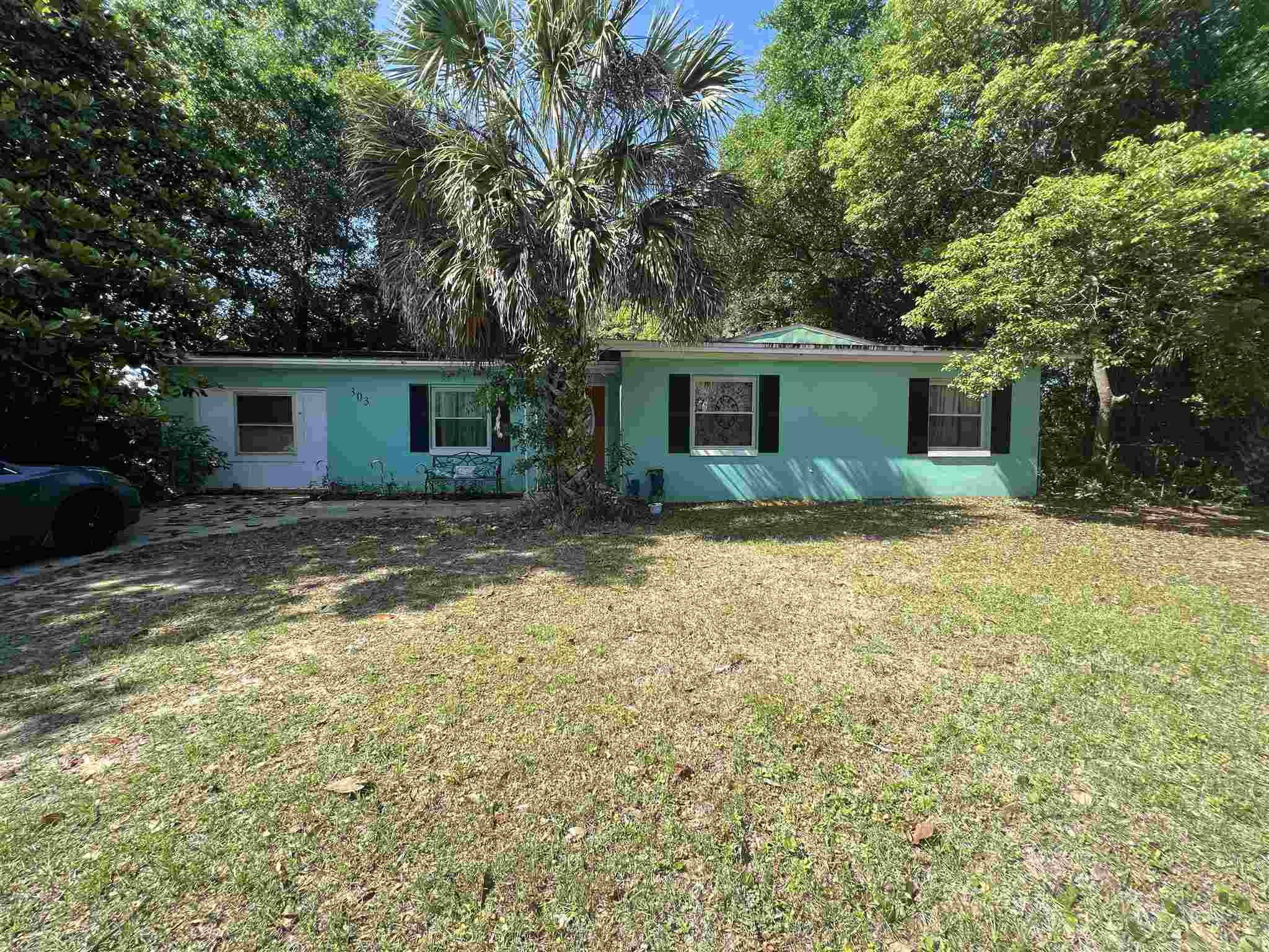 Property Photo:  303 Garfield Dr  FL 32505 