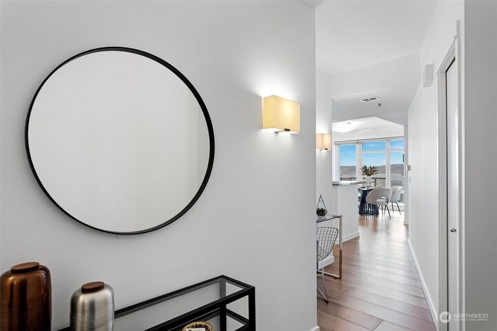 Property Photo:  2801 1st Avenue 1109  WA 98121 