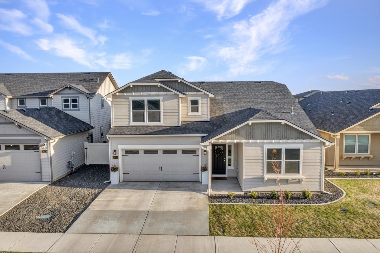 Property Photo: 2033 W Parkway Ct WA 99208