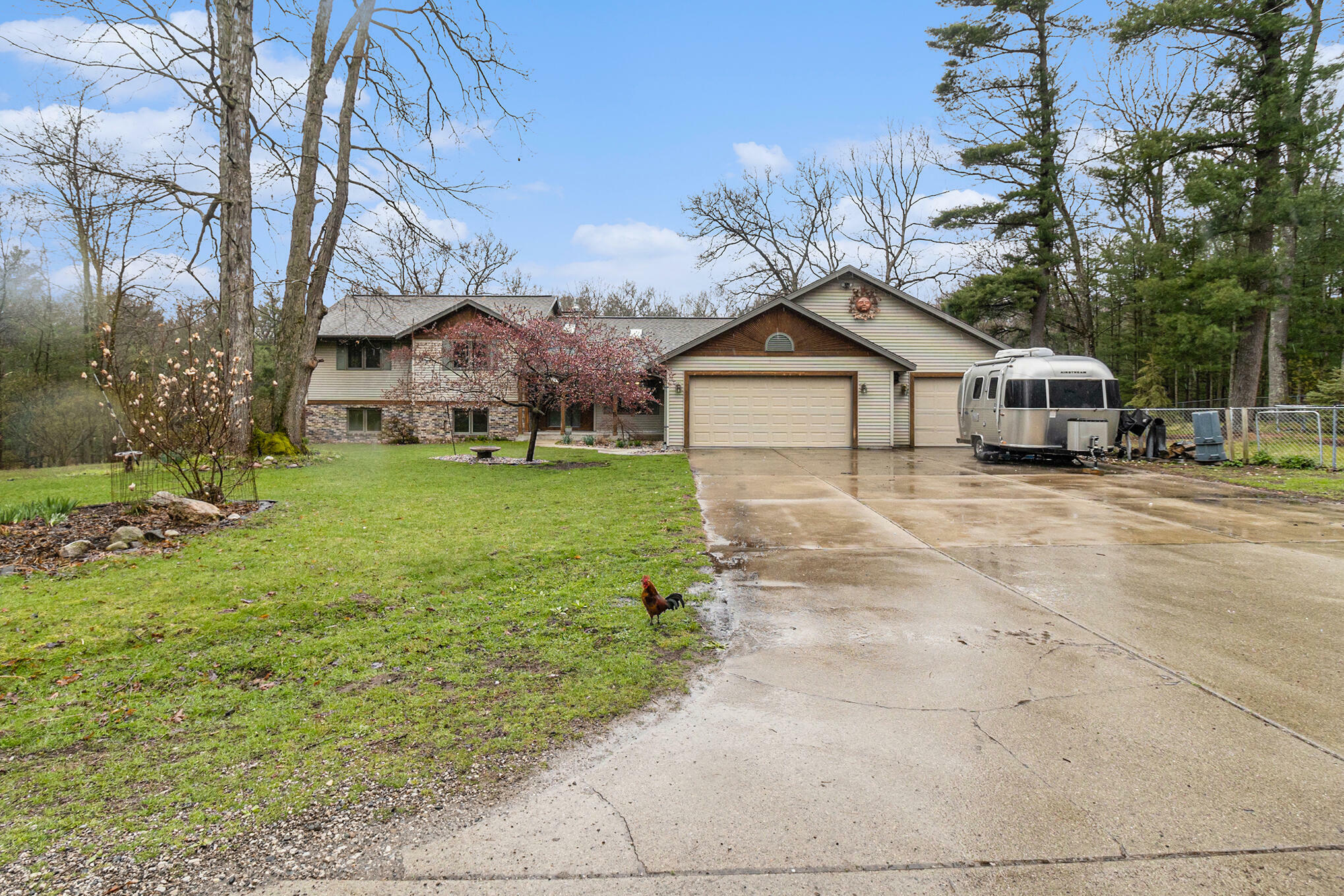 420 Silver Creek Road  Whitehall MI 49461 photo