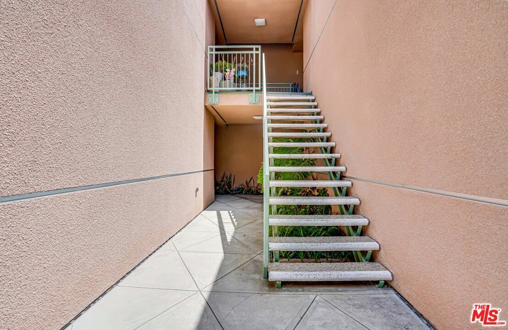 Property Photo:  5301 Balboa Boulevard G4  CA 91316 