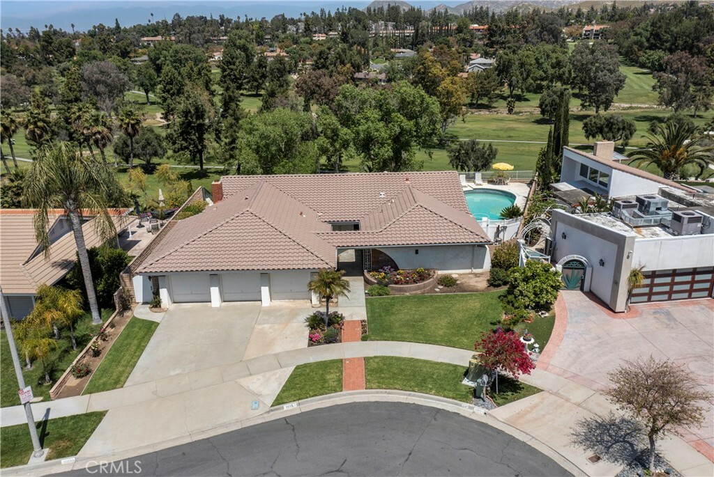 Property Photo: 1115 Via Vallarta CA 92506