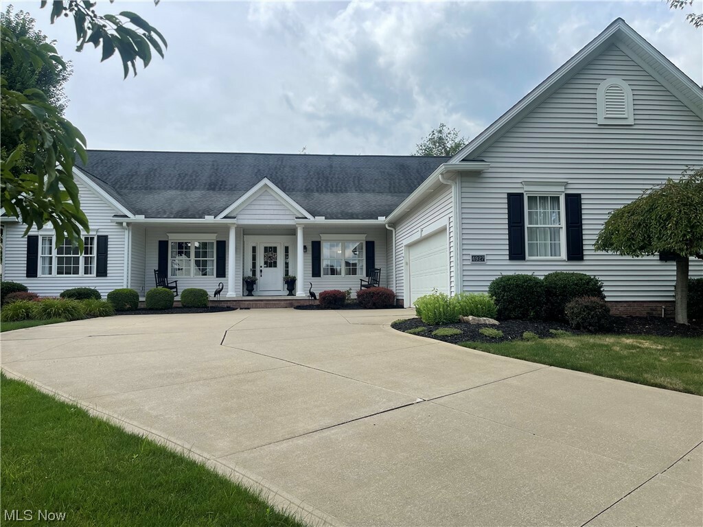 Property Photo:  4927 Amesbury Circle NW  OH 44646 