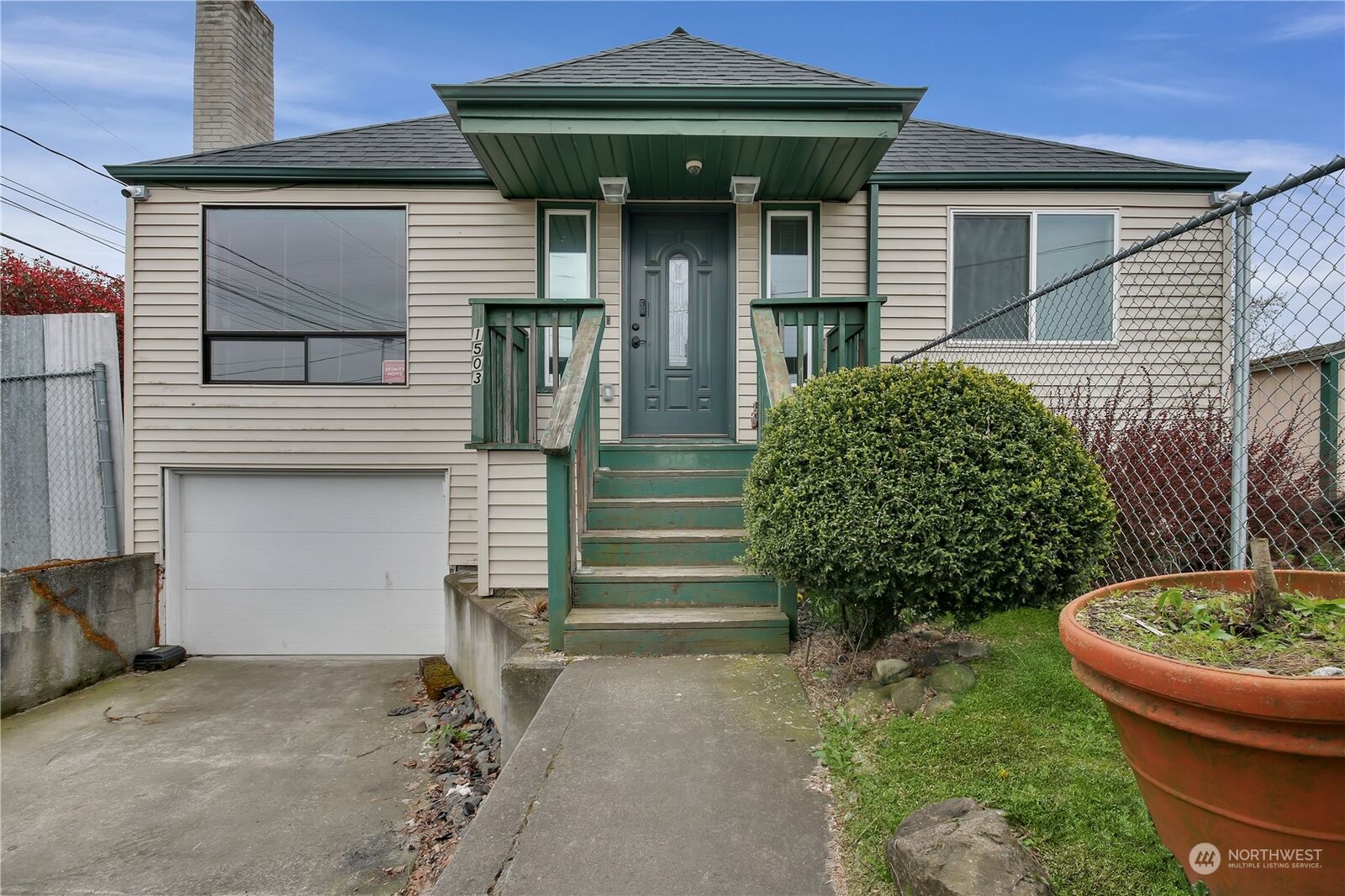 Property Photo:  1503 SW 104th Street  WA 98146 