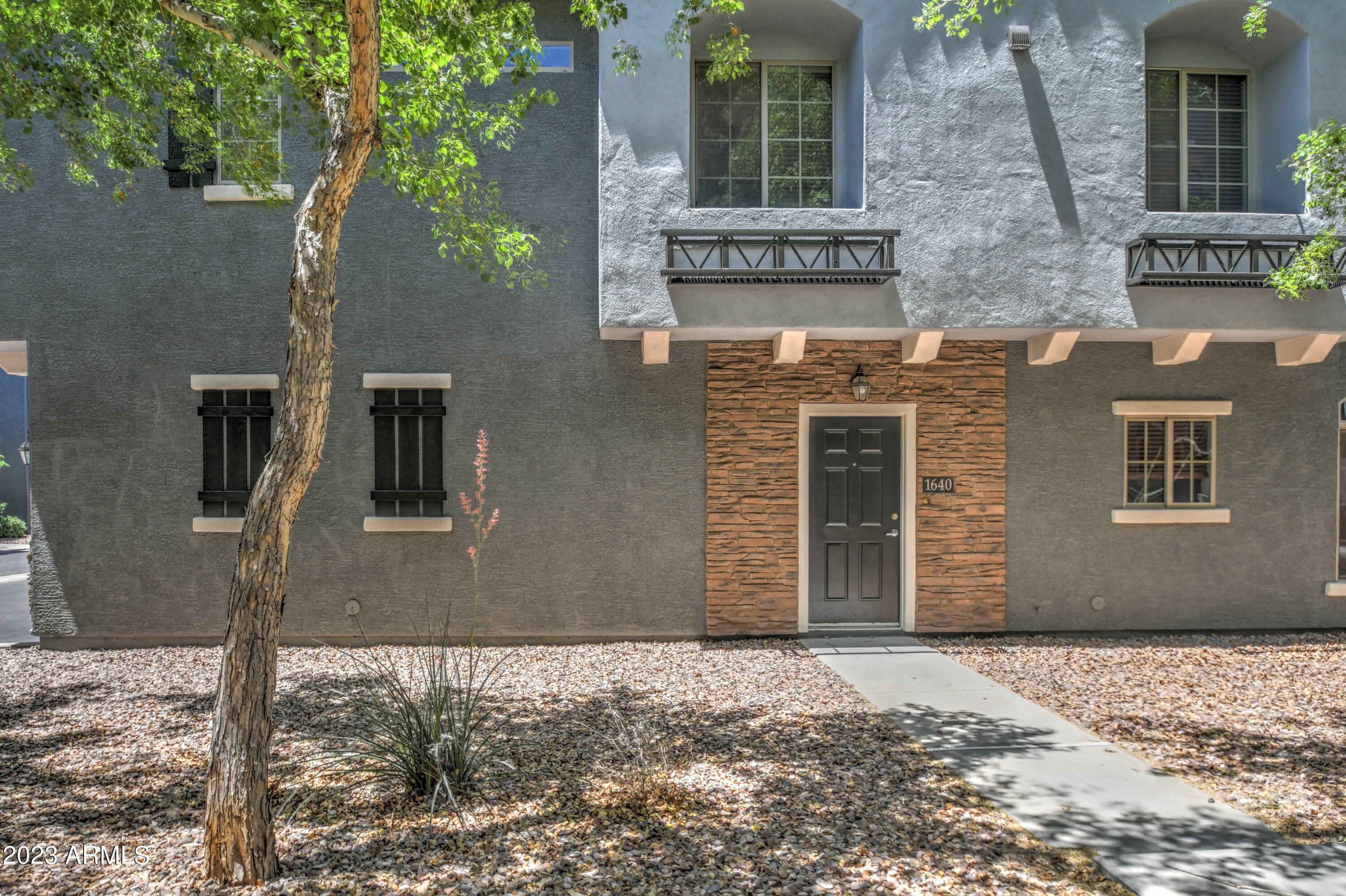 Property Photo: 2402 E 5th Street 1640 AZ 85288